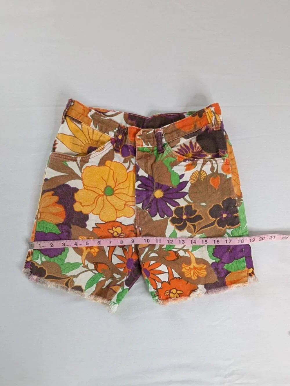 VTG Brown Yellow Floral 70s Raw Hem Cutoffs Jean Shorts - Picture 4 of 7